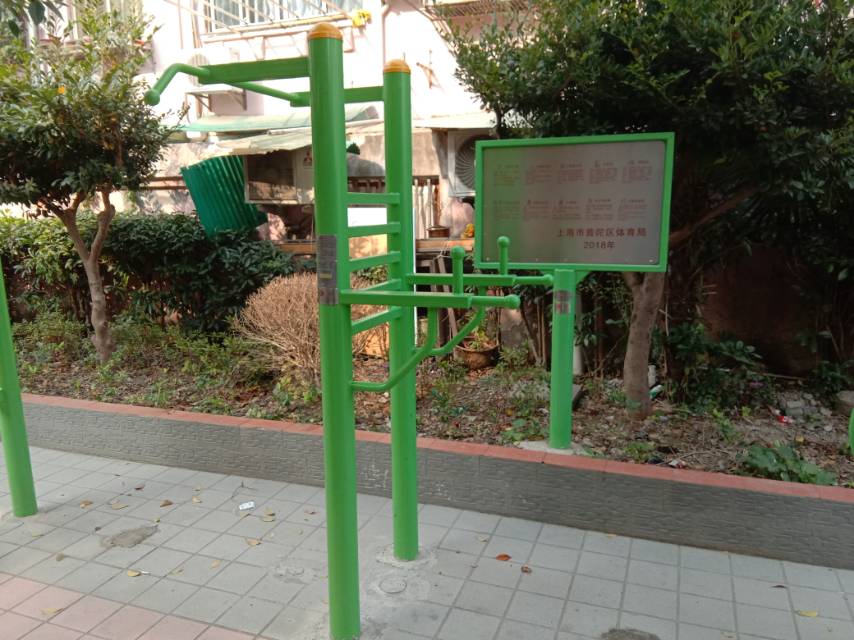 多功能訓練器 多功能訓練器