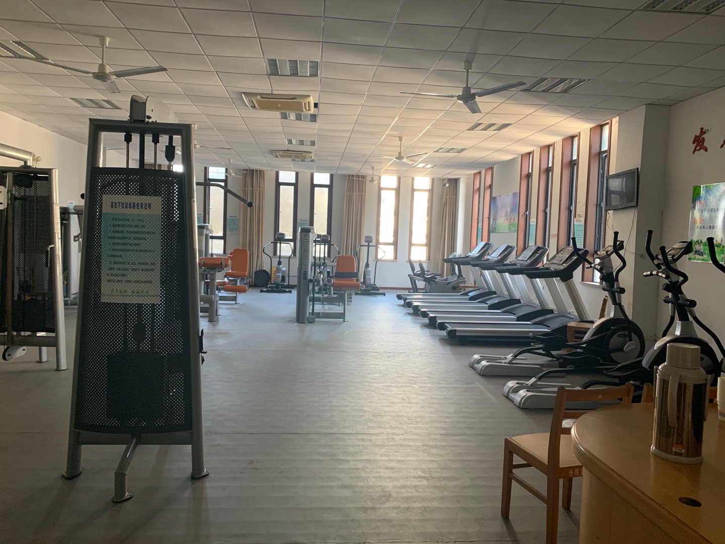 堡鎮(zhèn)市民健身房
