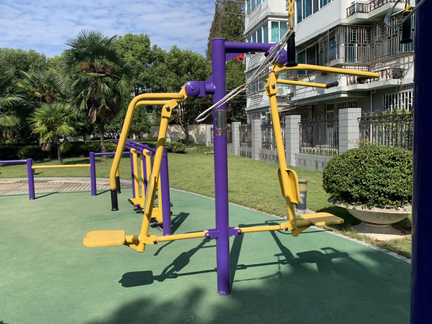 坐推坐拉器 坐推坐拉器