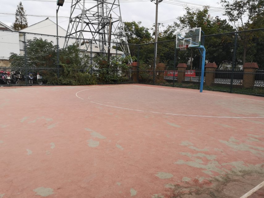 六團(tuán)社區(qū)籃球場