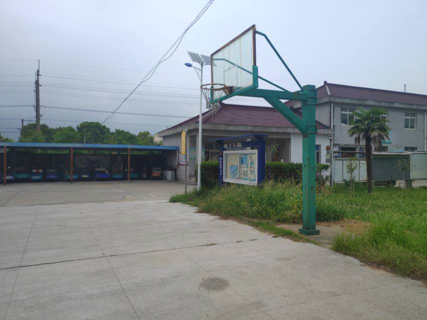 白鶴鎮響新村籃球場
