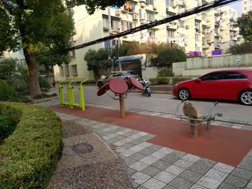 市光四村二居委健身點