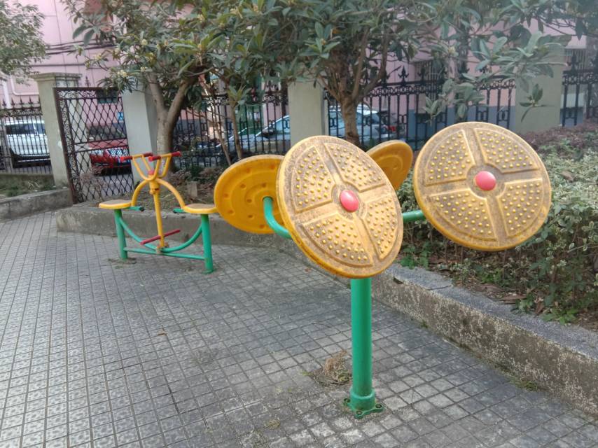 藍高居委市民益智健身點1 藍高居委市民益智健身點1