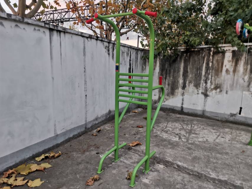 多功能訓練器 多功能訓練器