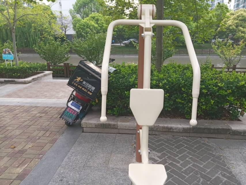 坐推訓練器