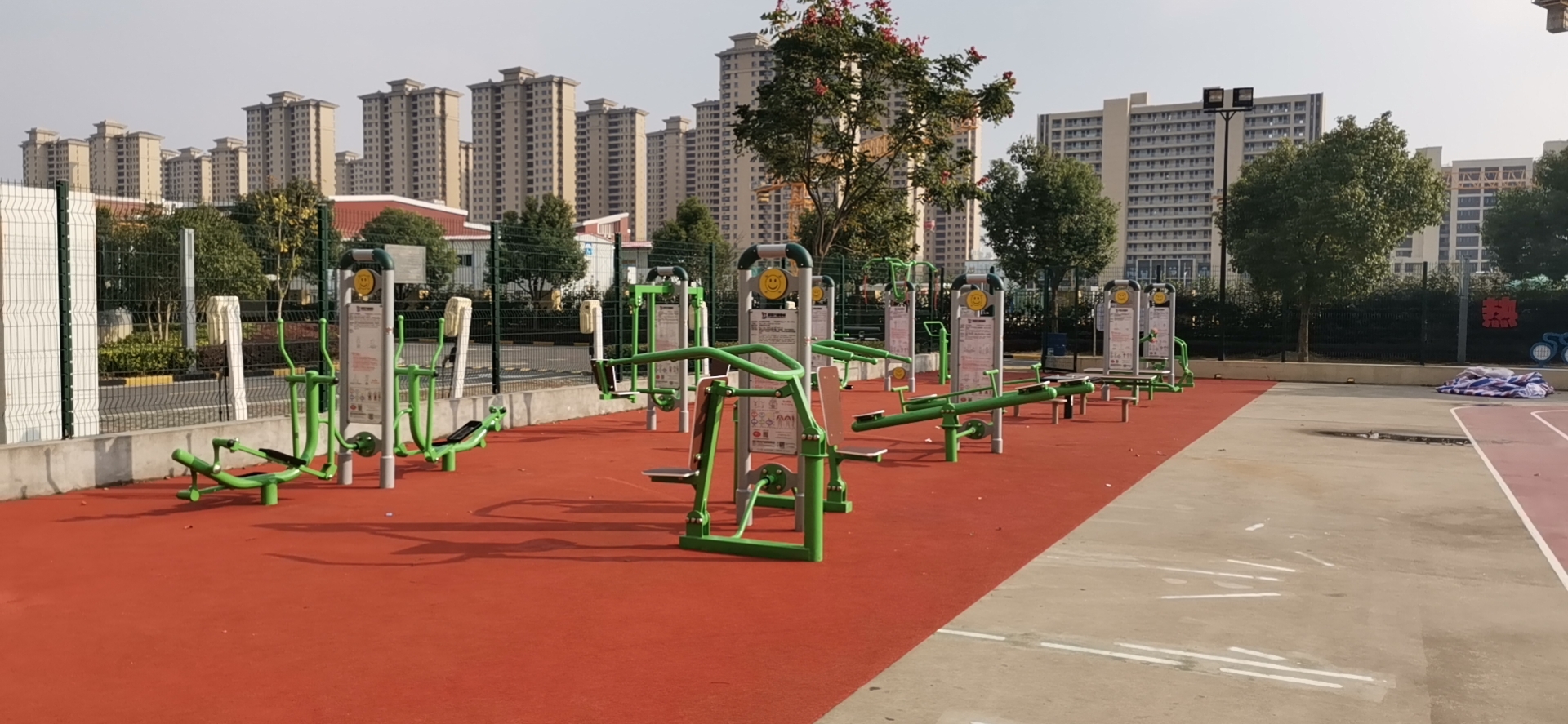 奉浦街道樂活青年公寓市民益智健身苑點