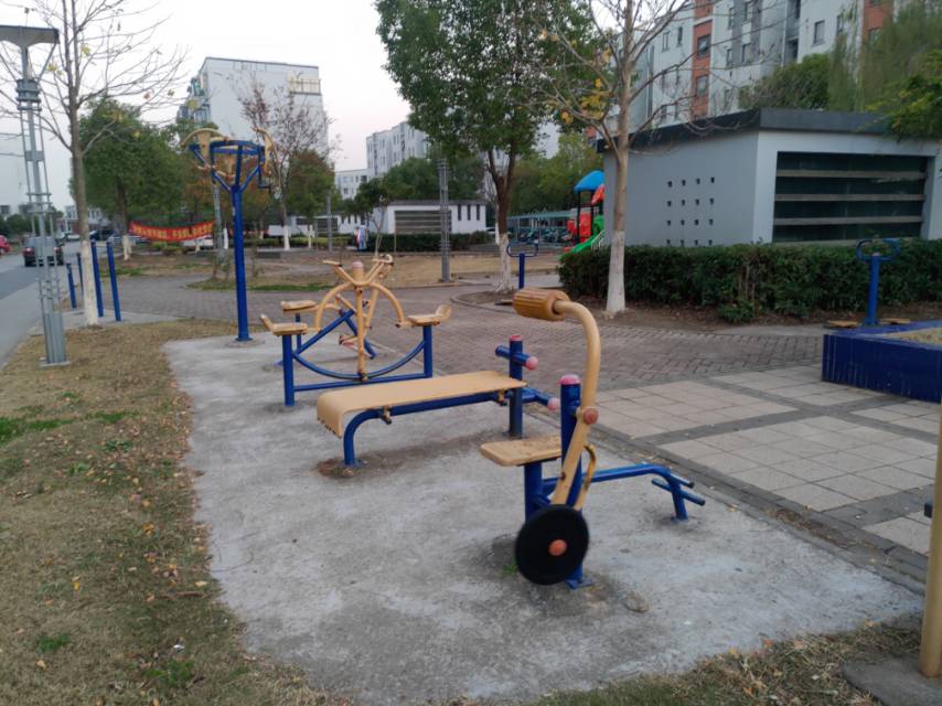 荷亭苑廣場健身點(diǎn)