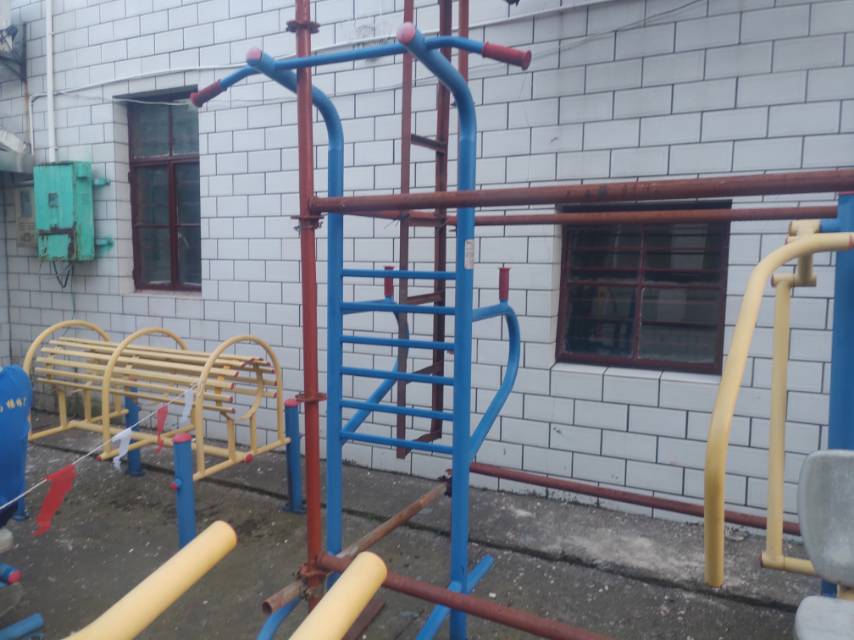 多功能訓練器 多功能訓練器