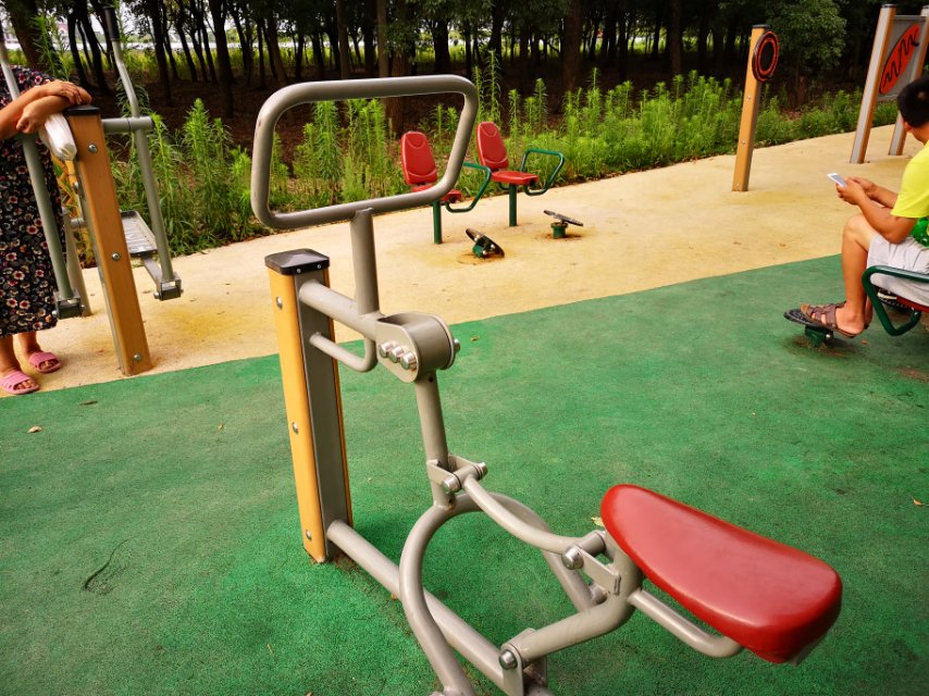 光輝村生活驛站市民益智健身苑點