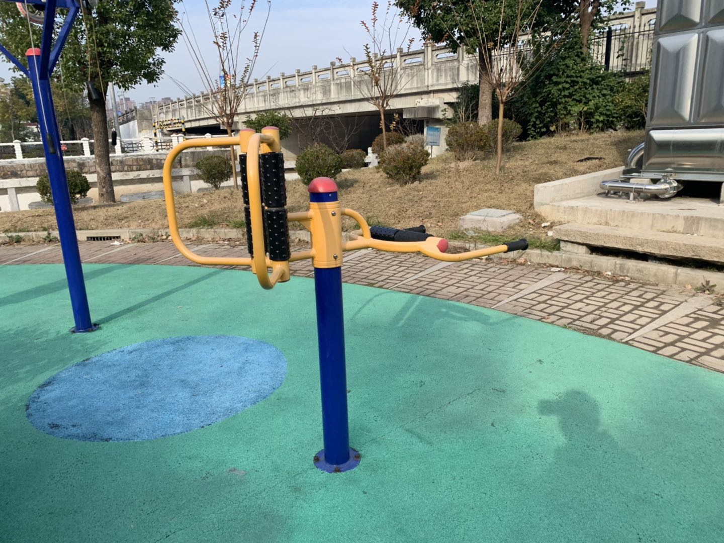 腰背按摩器 腰背按摩器