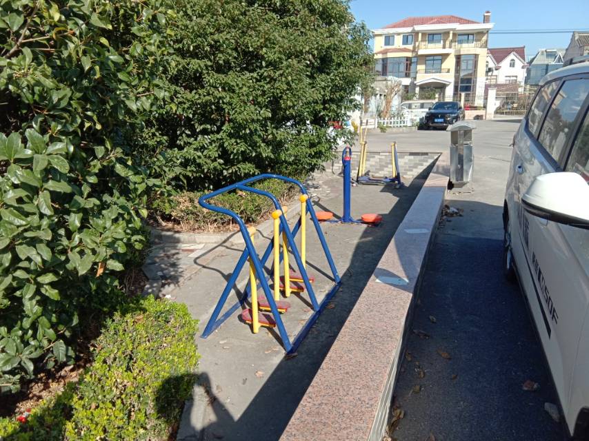 紅星村18組172號前健身路徑 紅星村18組172號前健身路徑