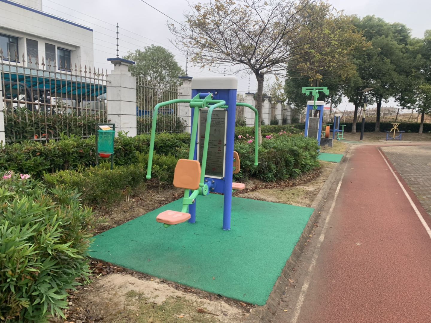 雙立柱前推訓練器 雙立柱前推訓練器