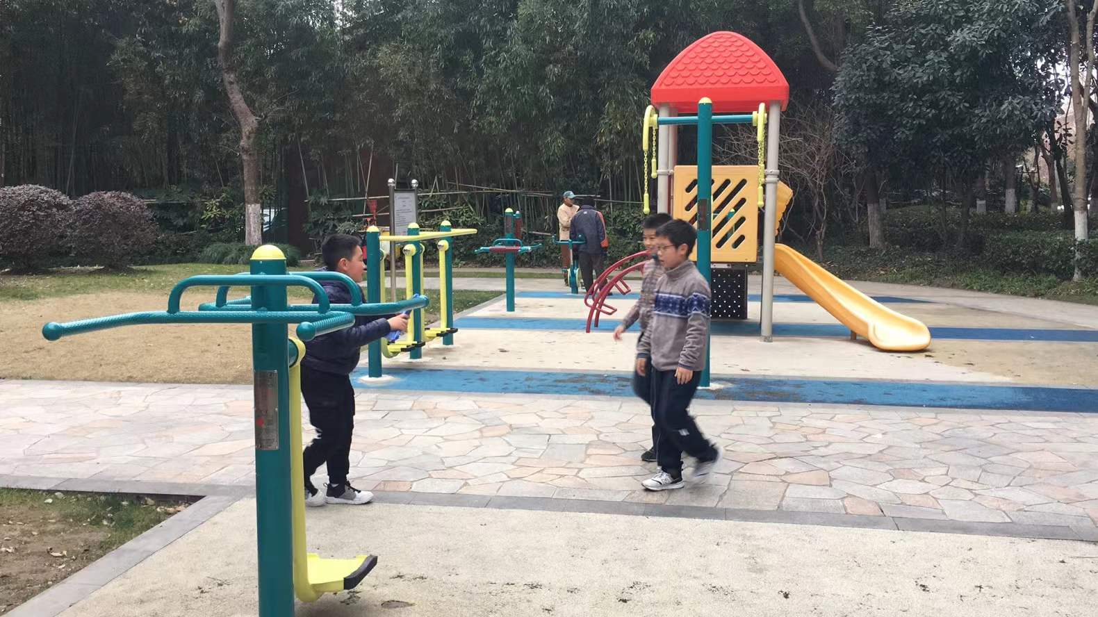 世博四居健身點2