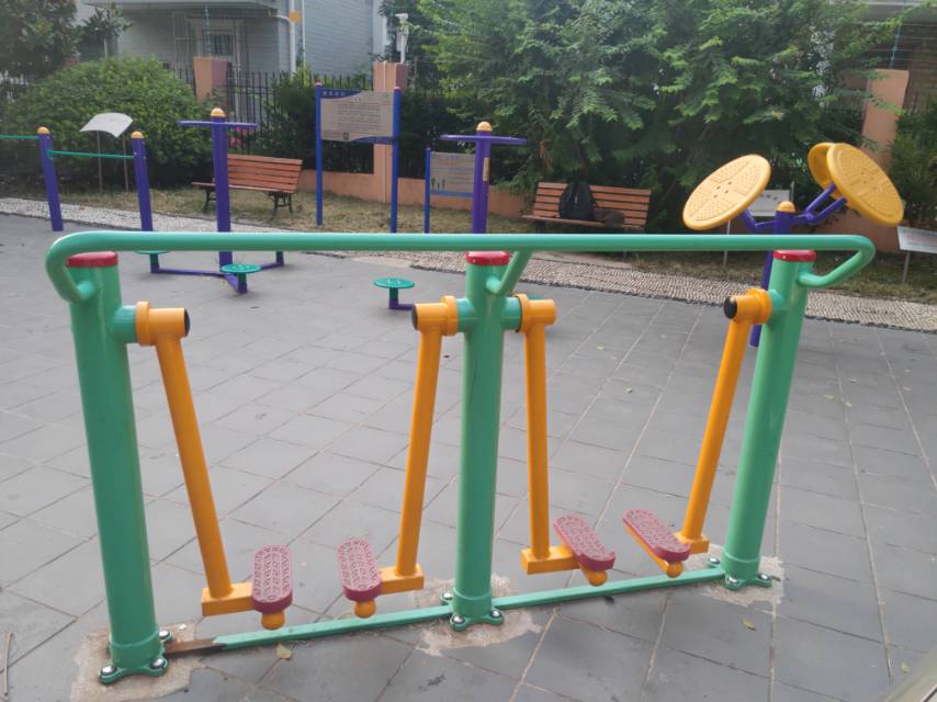 兩聯漫步機