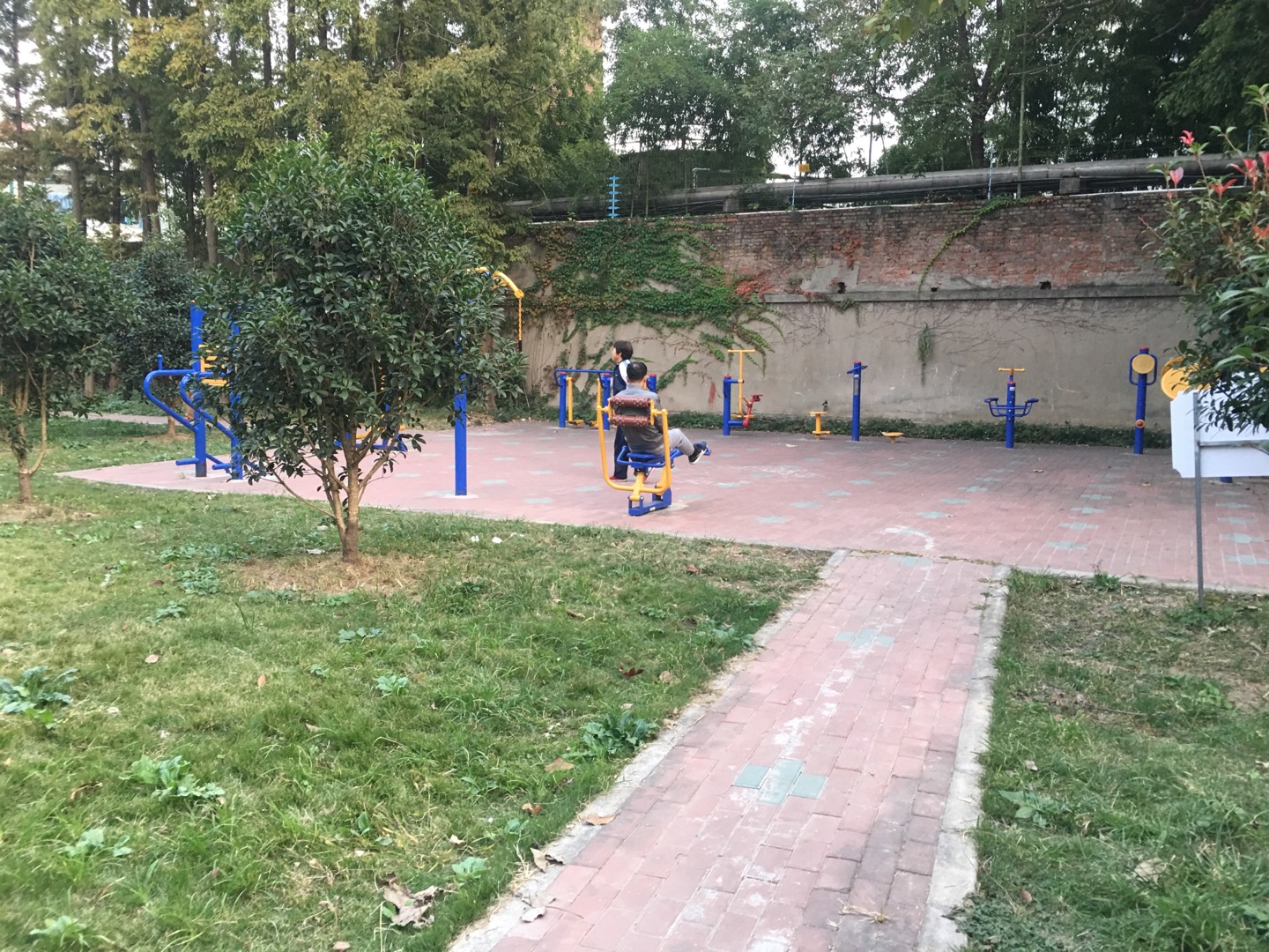淞南八村居委小八村健身點 淞南八村居委小八村健身點