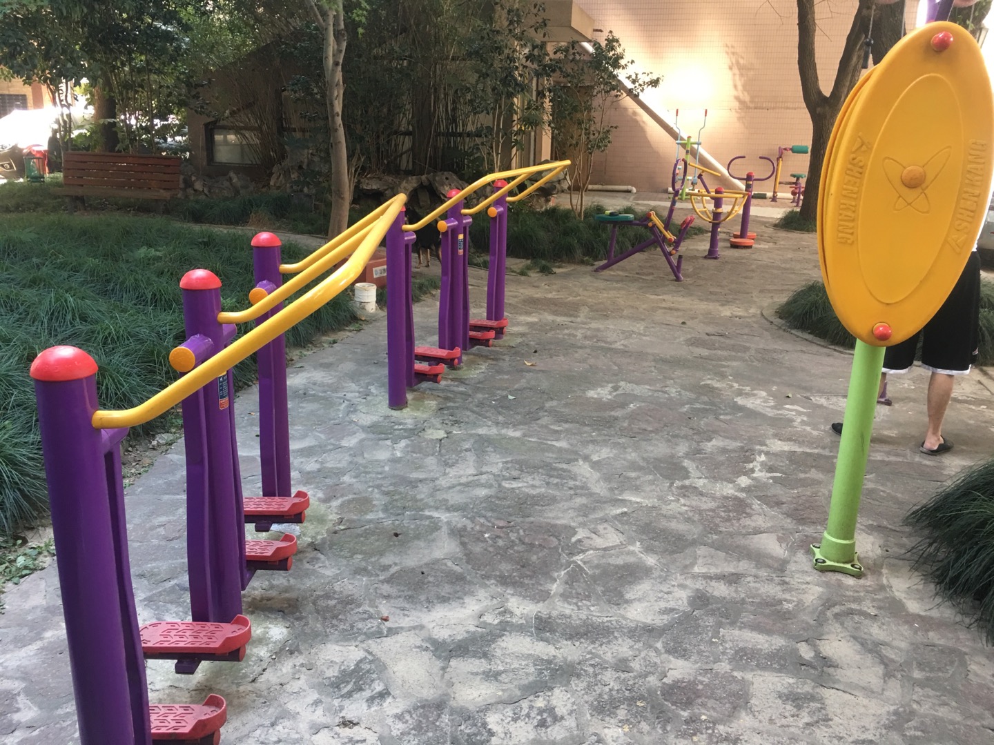 靜安區(qū)石門二路街道達安城居委健身點（新閘路777弄）