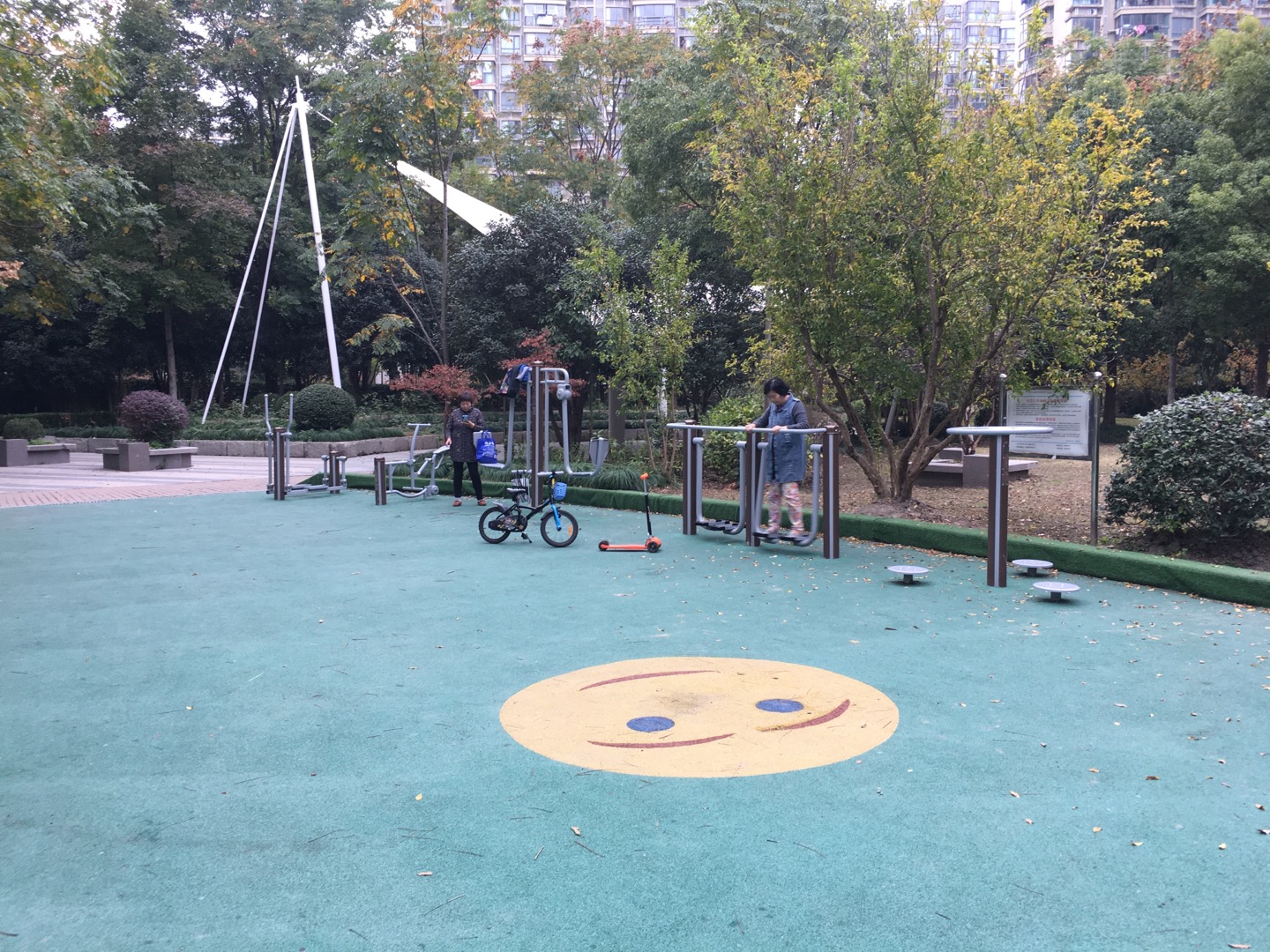 金誼河畔居委健身點1 金誼河畔居委健身點1