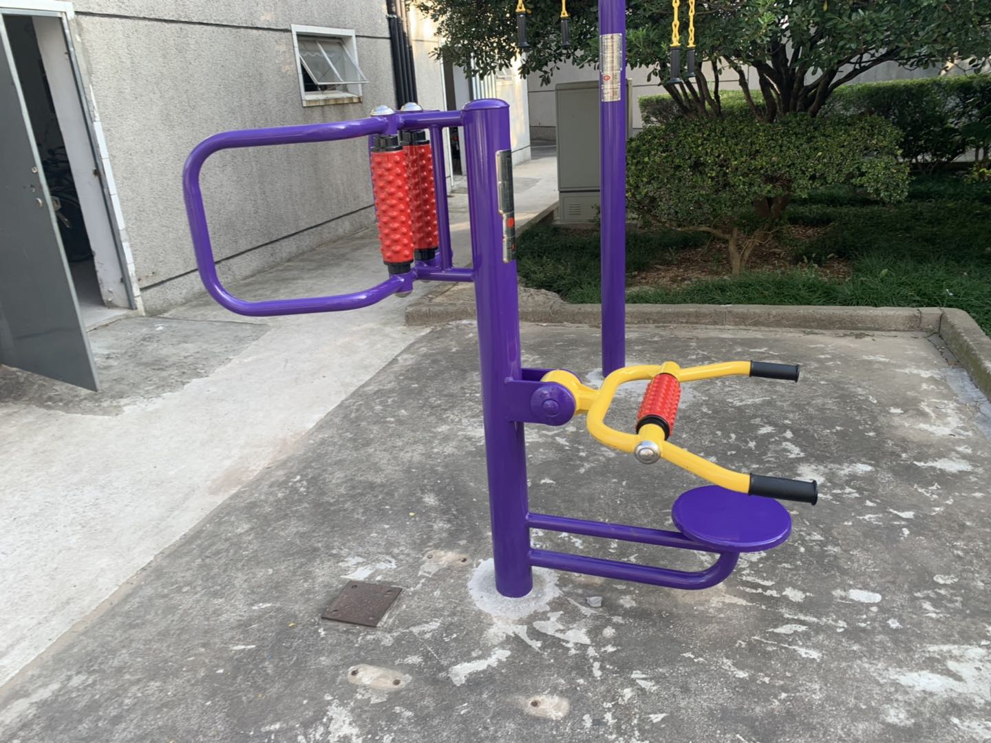 腰背按摩器 腰背按摩器