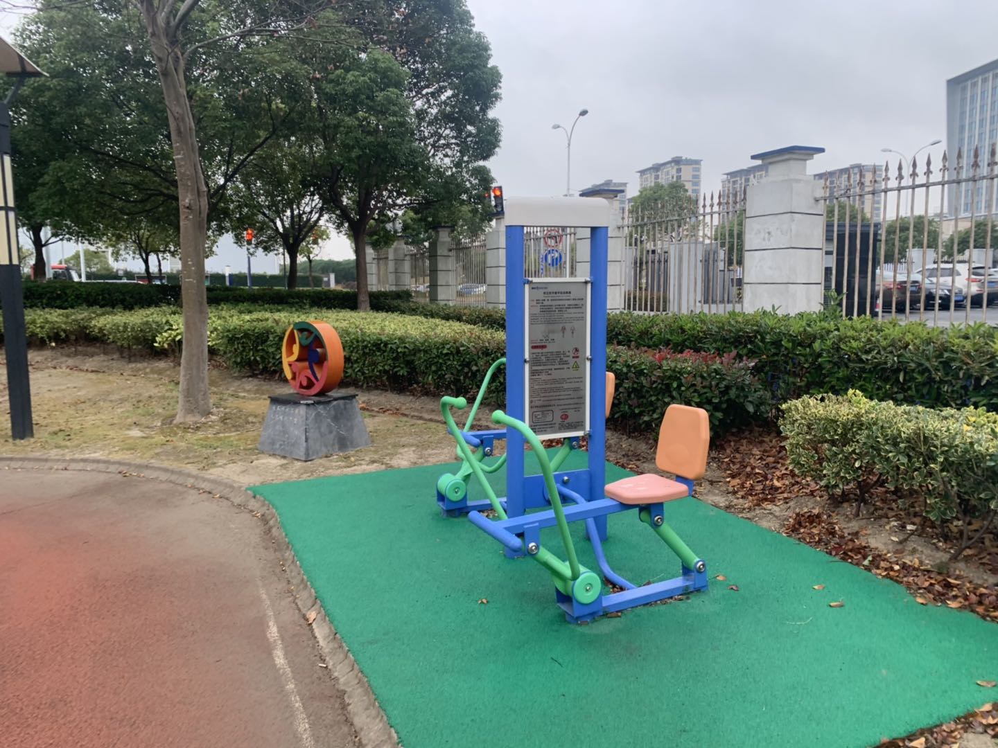 雙立柱平推平拉訓練器 雙立柱平推平拉訓練器