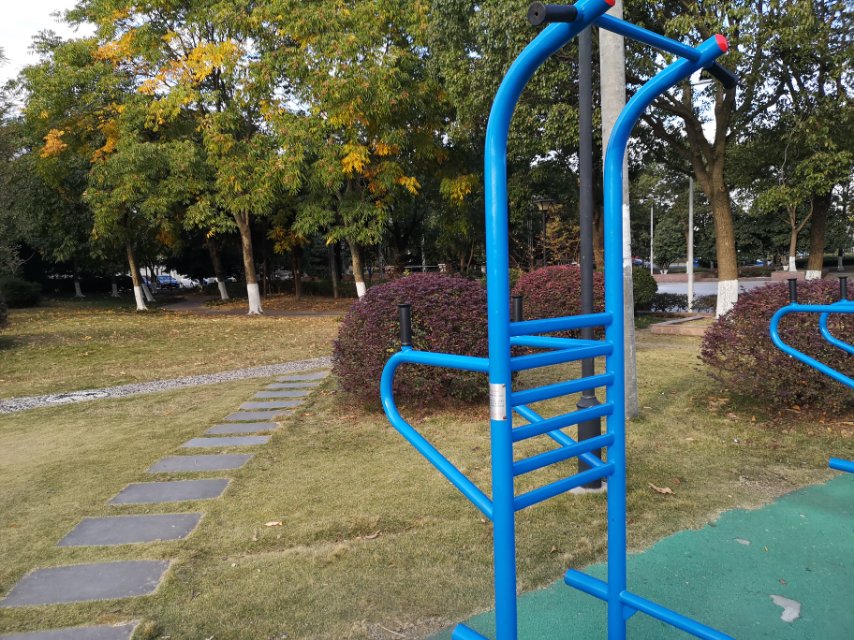 多功能訓練器 多功能訓練器