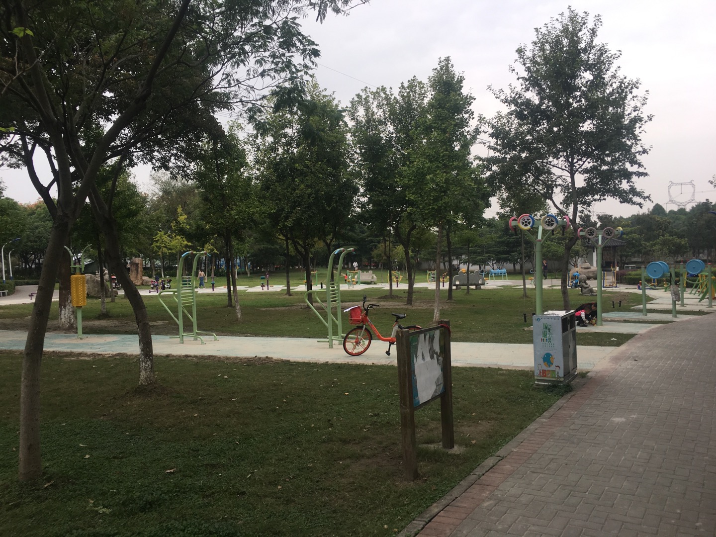 新育綠地健身苑