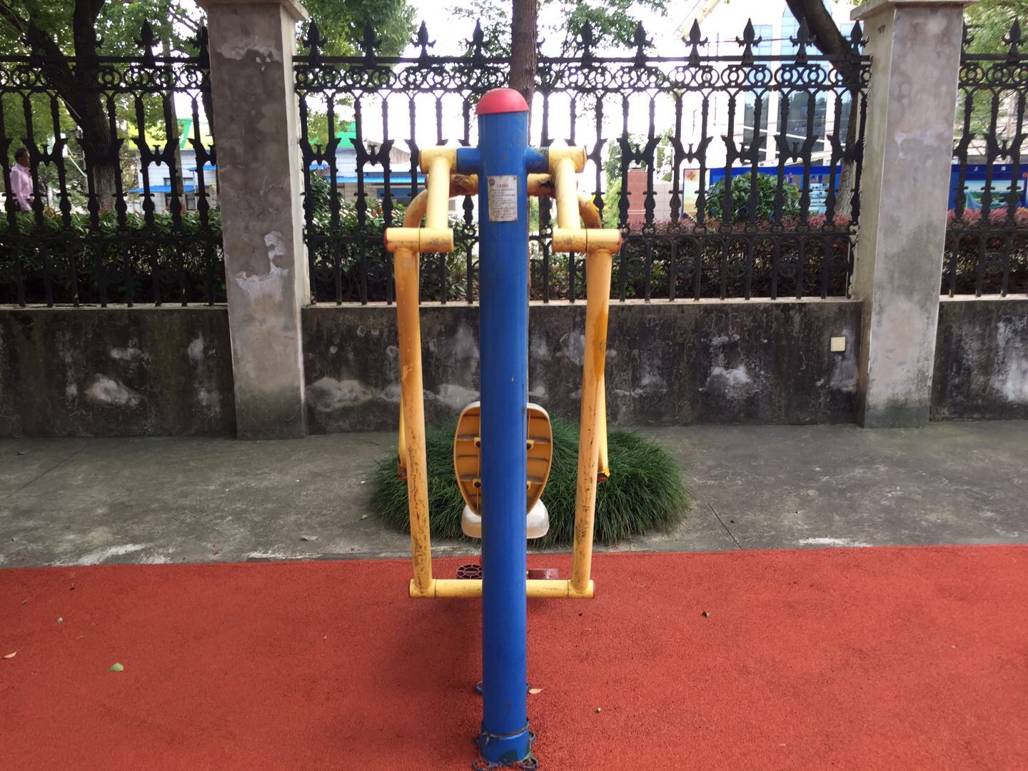 自重推胸器 自重推胸器