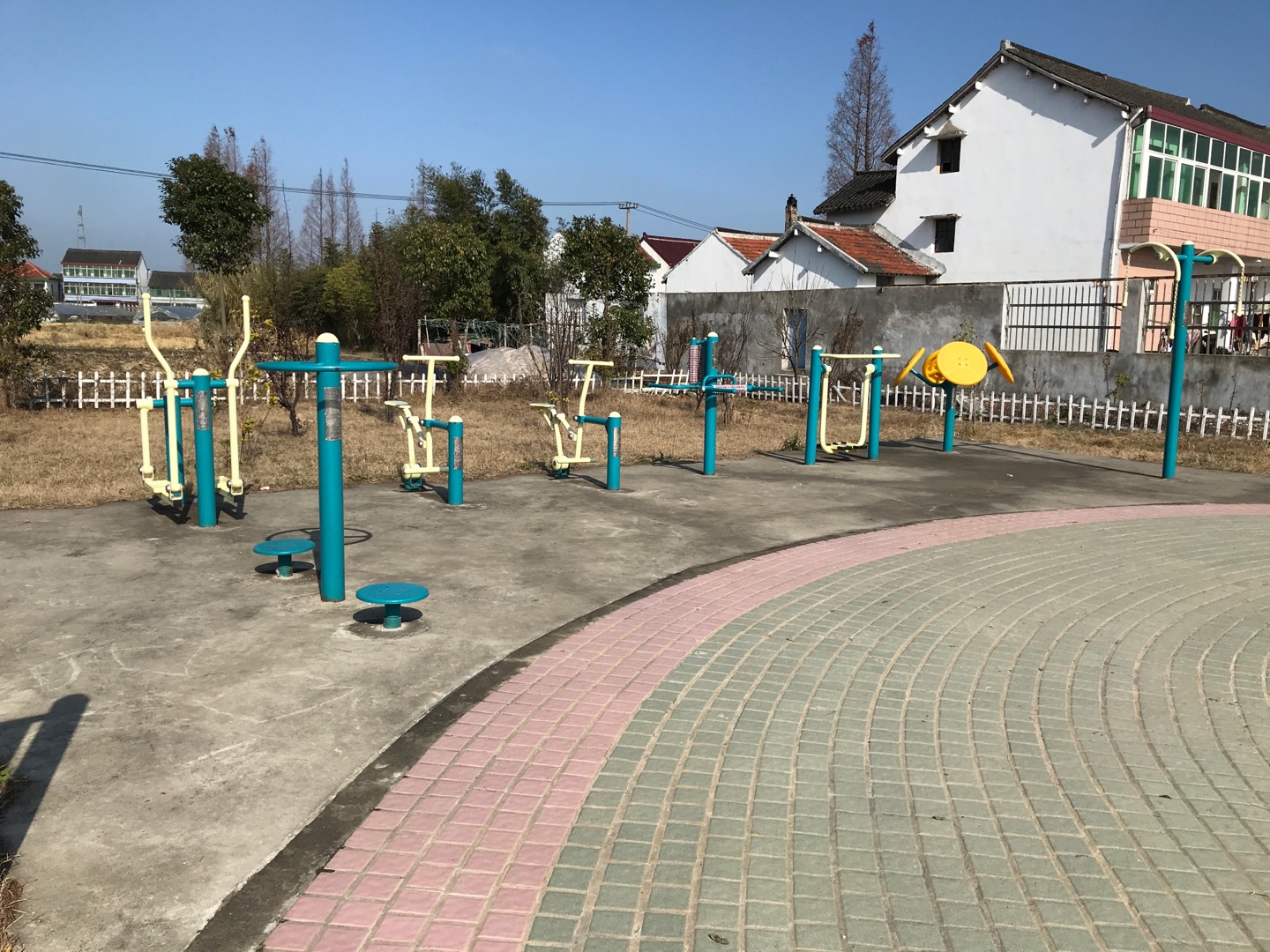 衛通村6組益智健身點