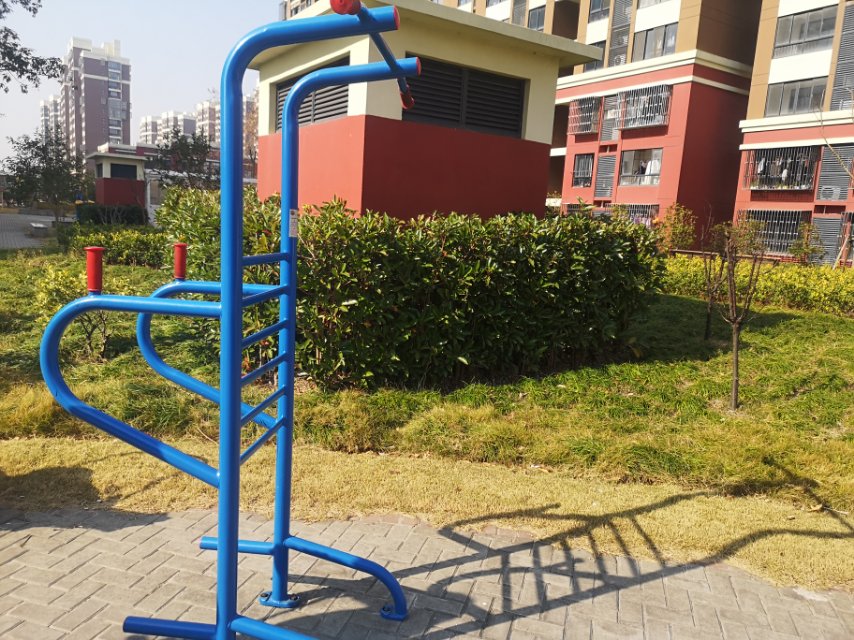 多功能訓練器 多功能訓練器