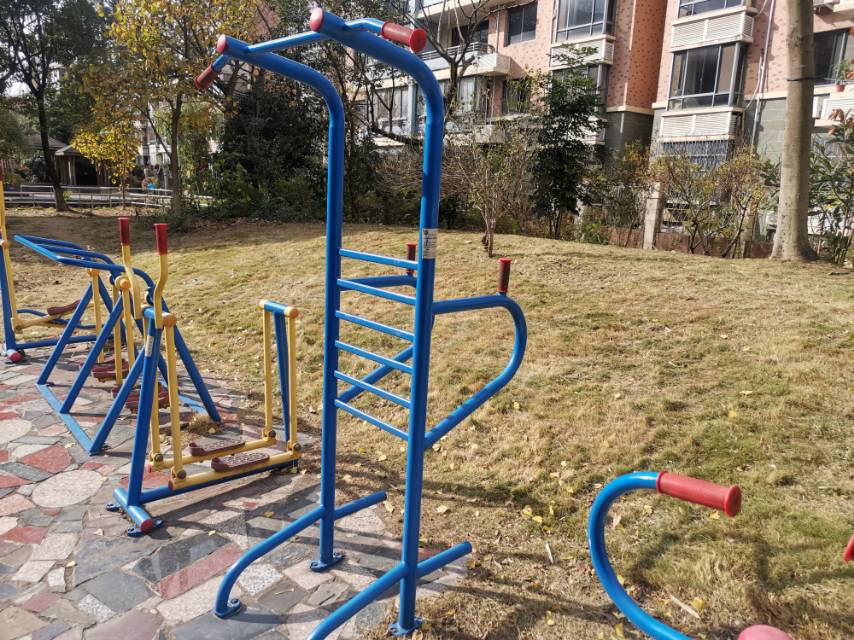 多功能訓練器 多功能訓練器