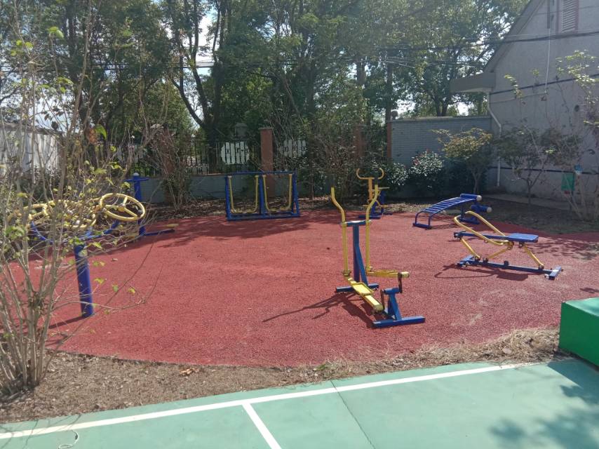 新海居委會安居房健身點