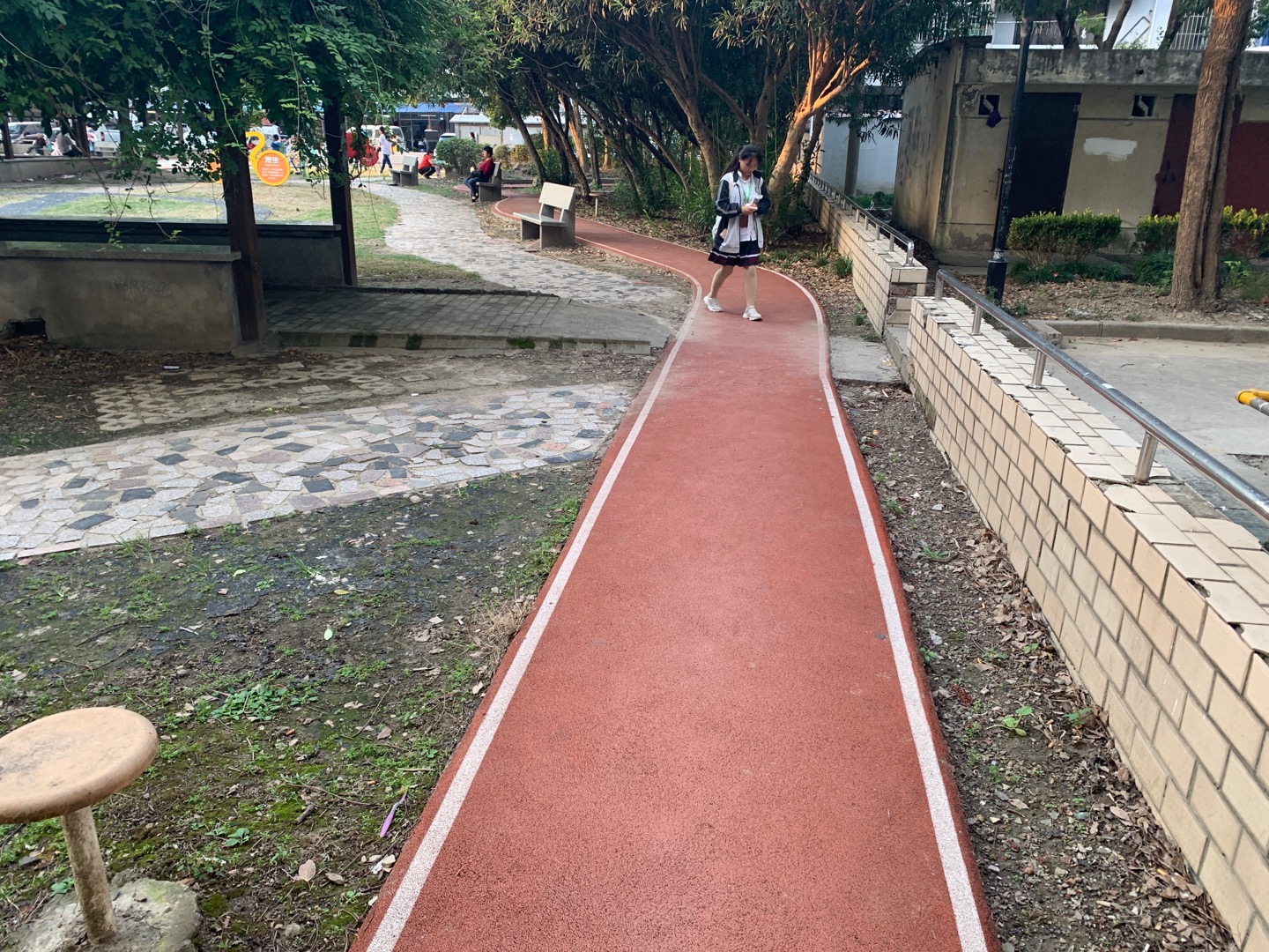 藍天二村百姓健身步道