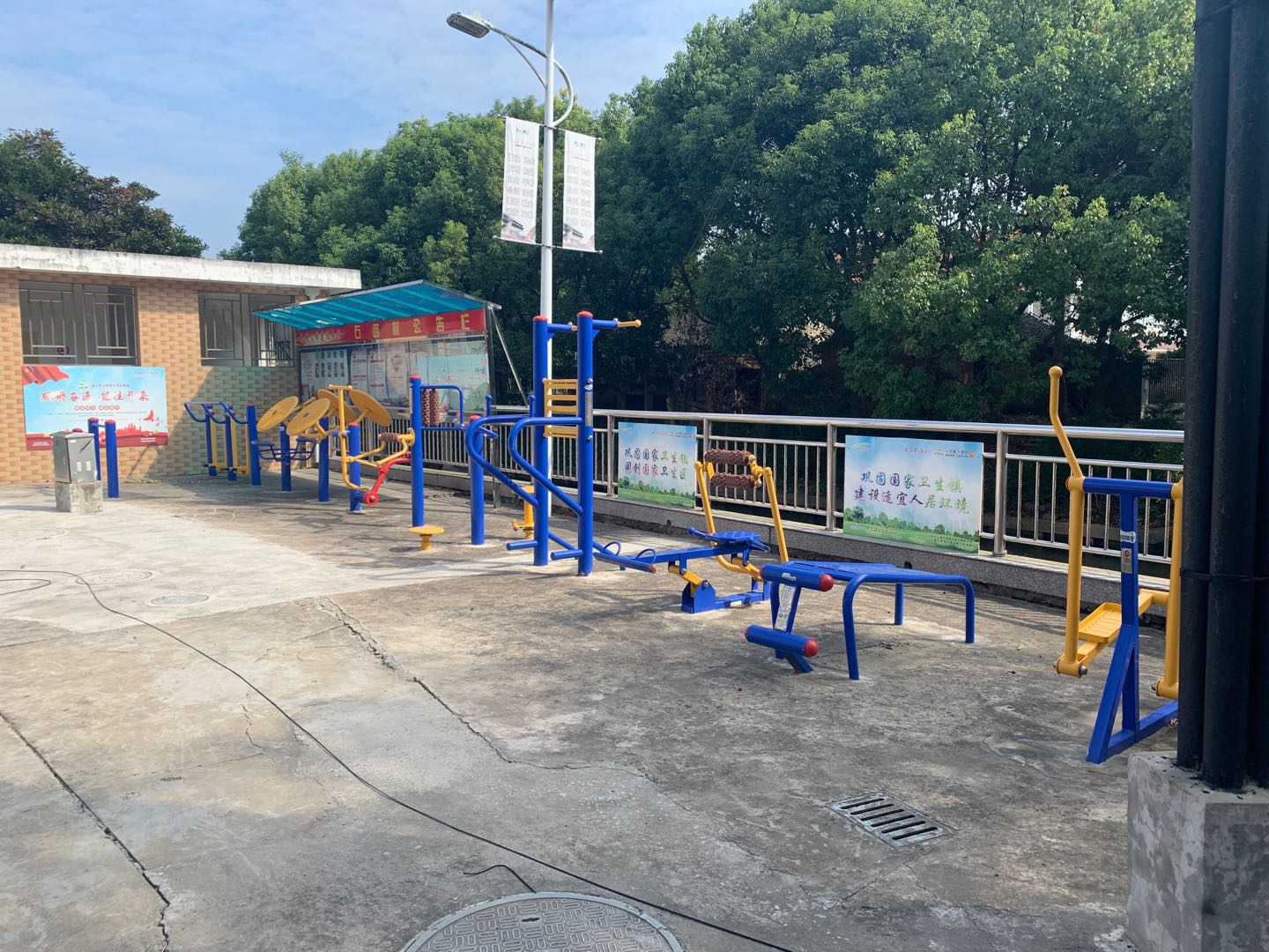 新河鎮(zhèn)石路村健身點(diǎn)一