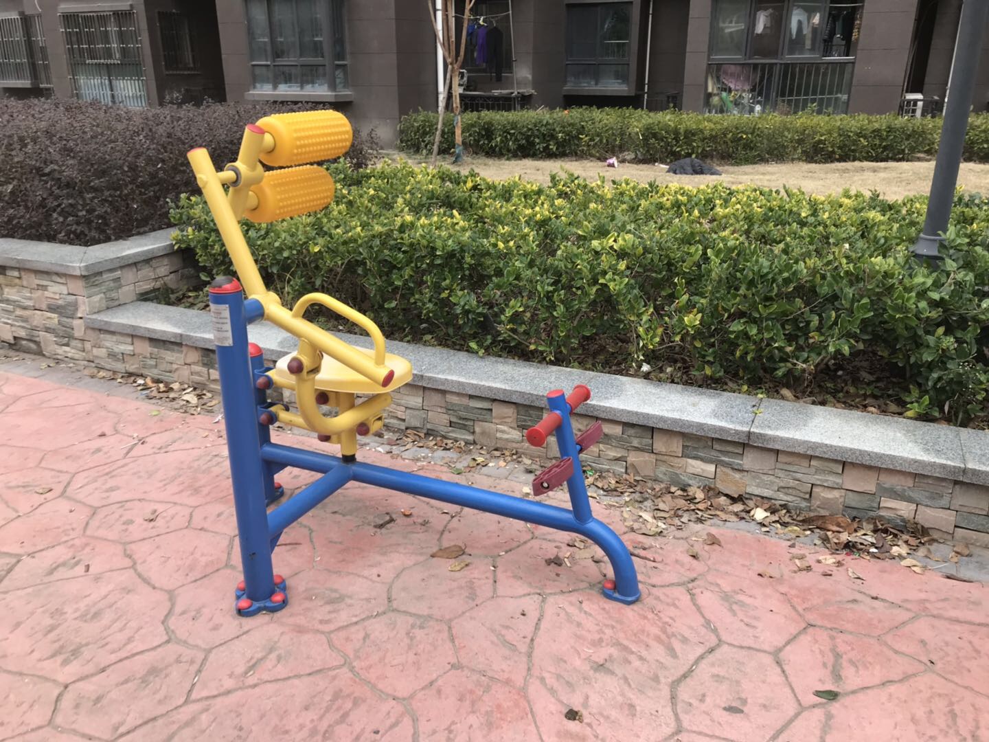 自重腰腹鍛煉器