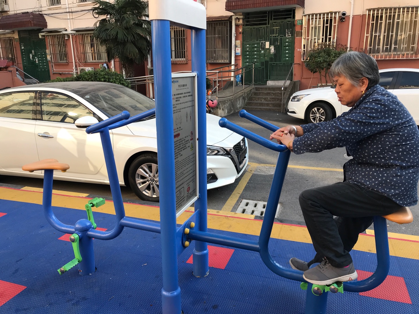 雙立柱健身車 雙立柱健身車