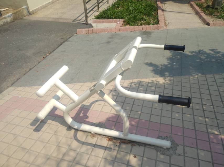 背肌訓練器