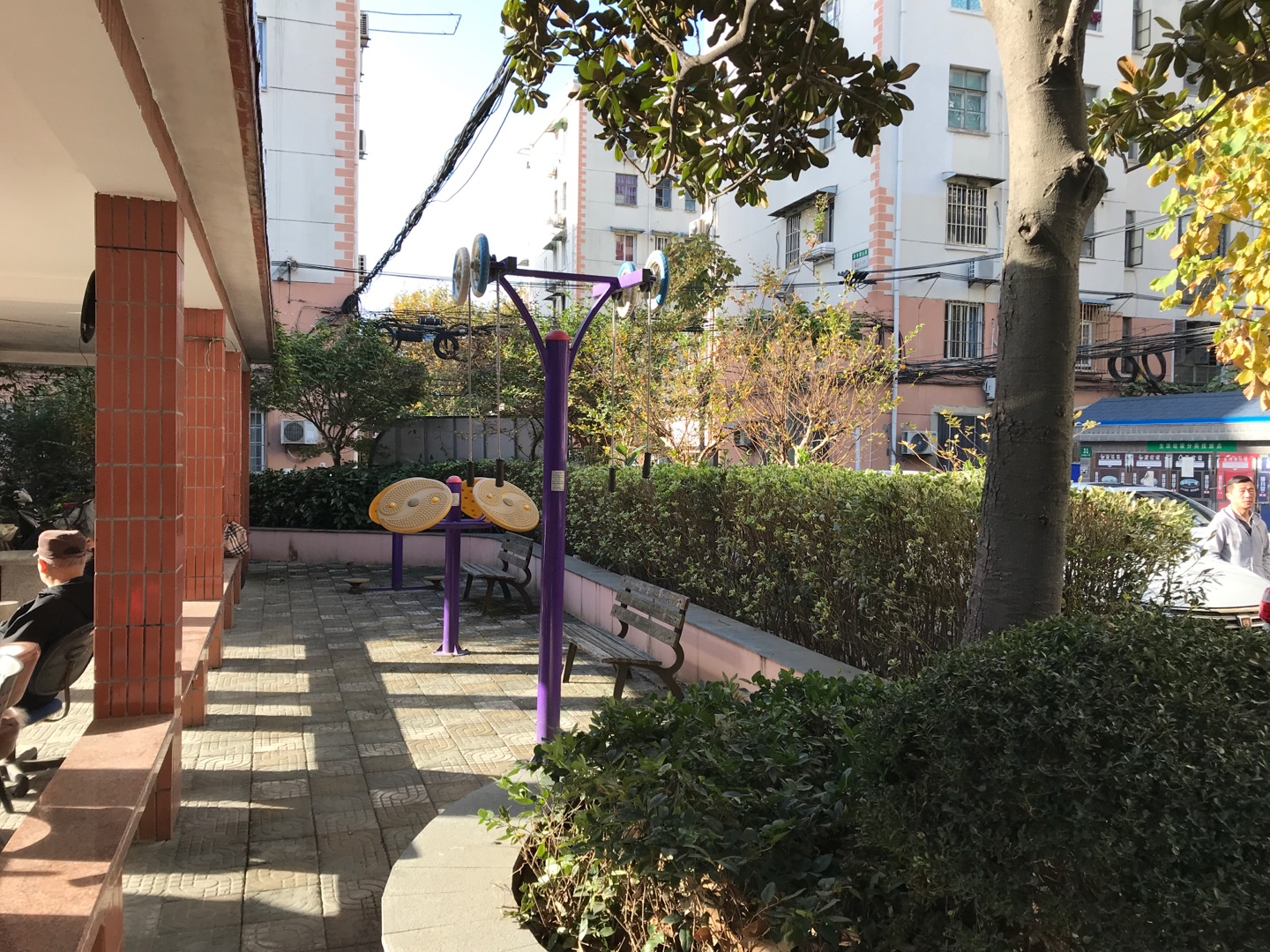 休閑廣場（臨沂路280弄）健身點(diǎn)