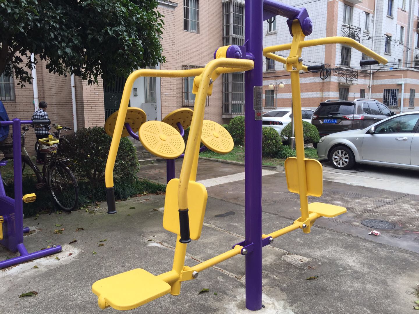 坐推坐拉器 坐推坐拉器