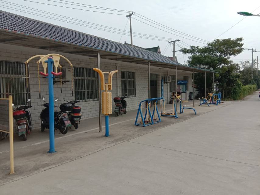 堡鎮(zhèn)瀛南村衛(wèi)生室健身點(diǎn)
