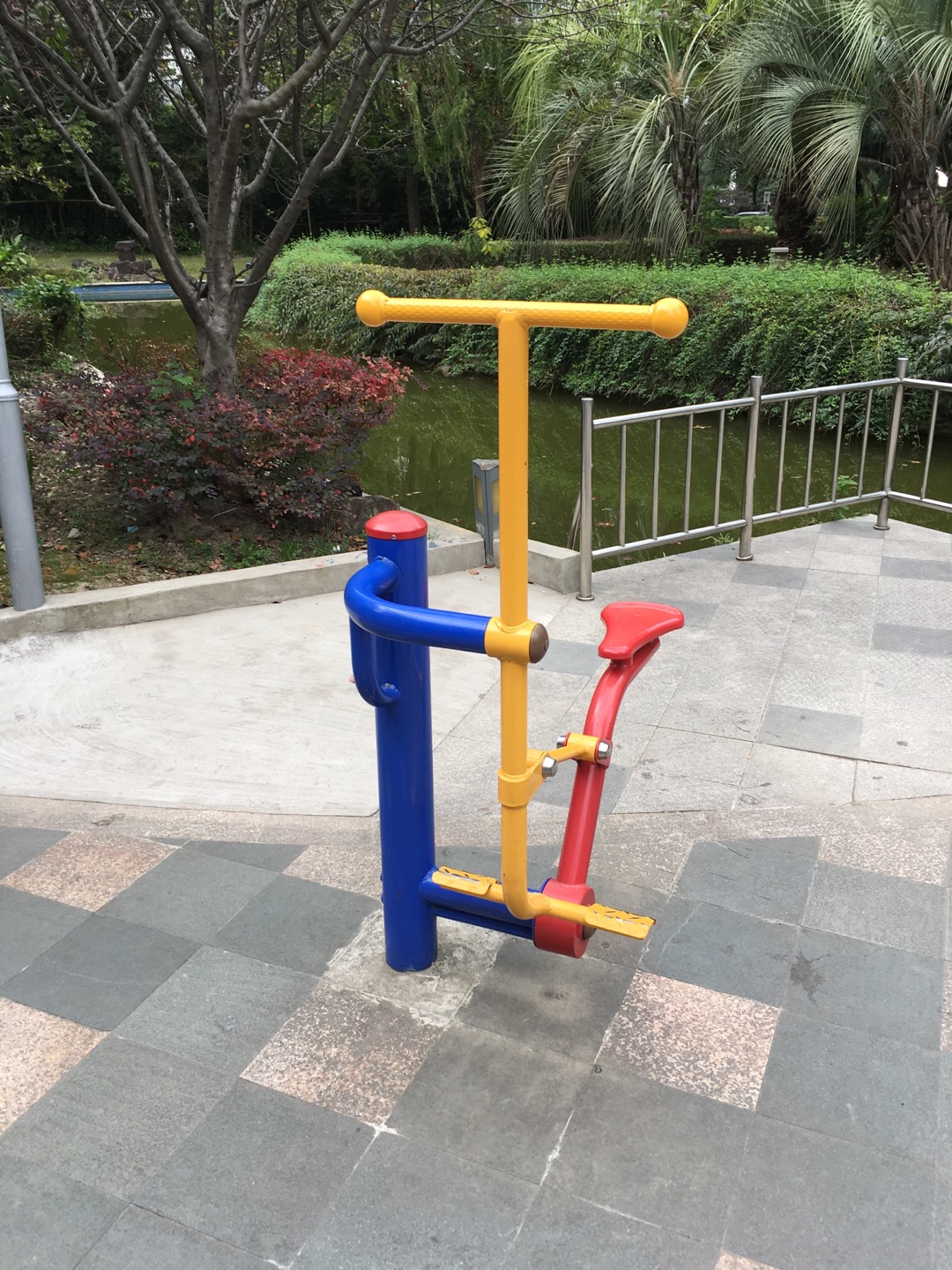 健騎機 健騎機