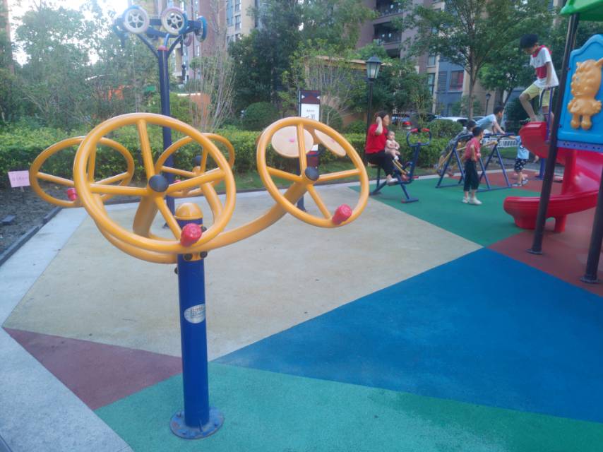 昌吉東路君悅華庭益智健身點