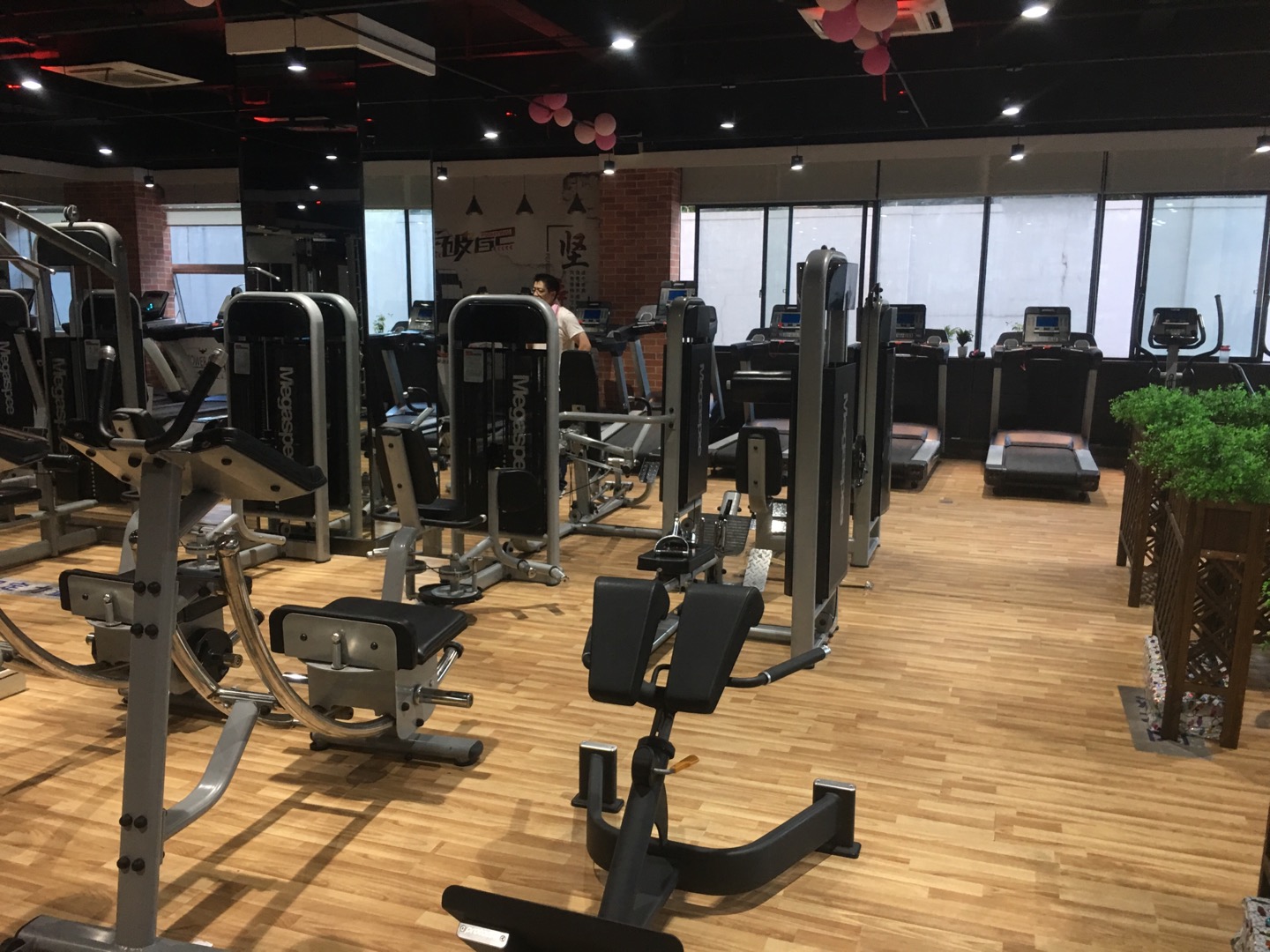 靜安區(qū)共和新路街道市民健身房