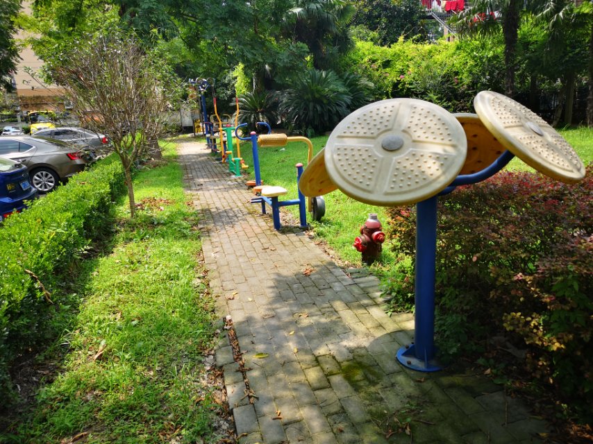 航華一村一居委健身苑點D