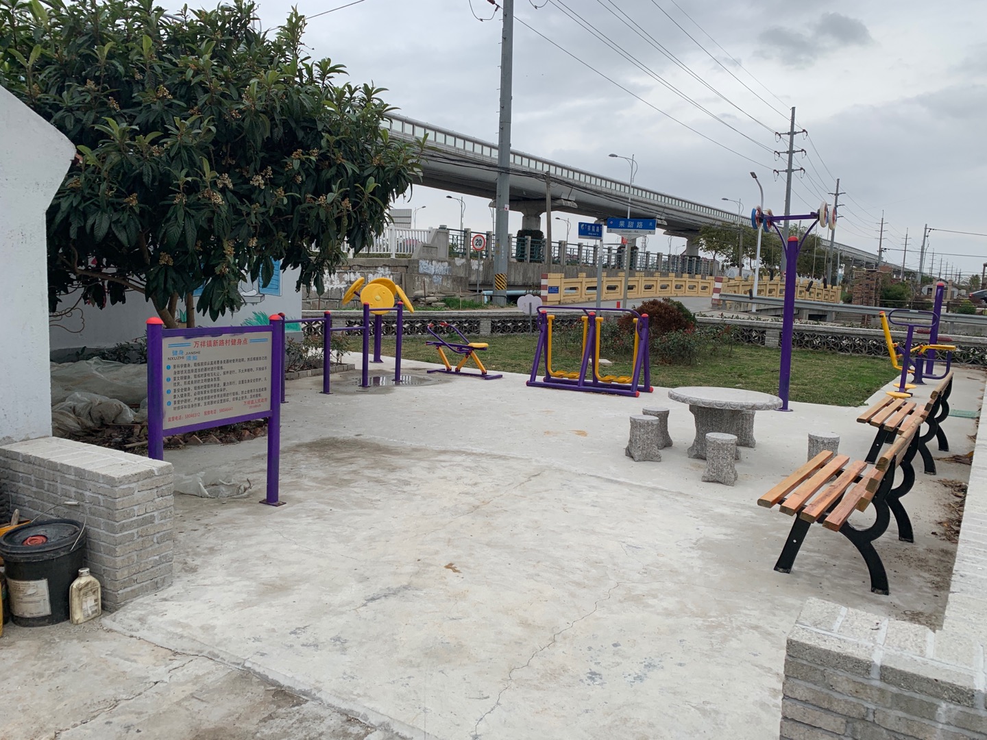 萬祥鎮(zhèn)新路村健身點 萬祥鎮(zhèn)新路村健身點