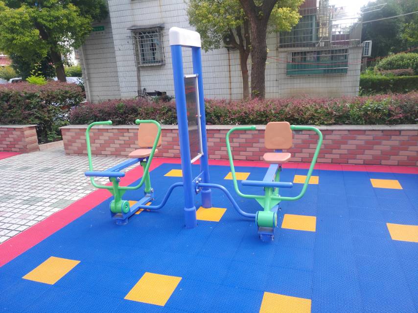 雙立柱平推平拉訓練器 雙立柱平推平拉訓練器