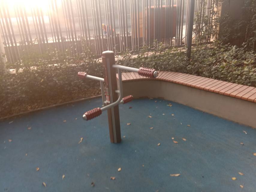 四級壓腿按摩器