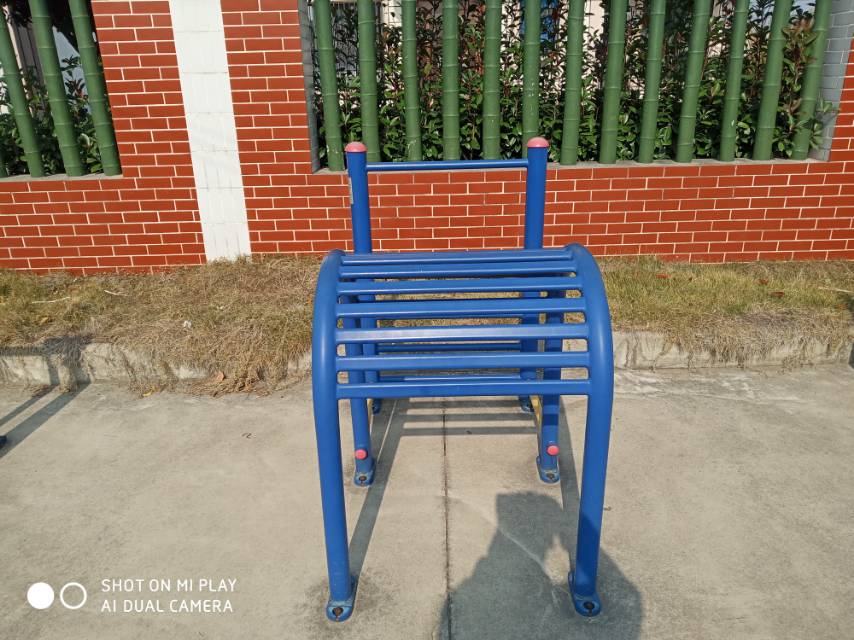 腰背伸展訓練器