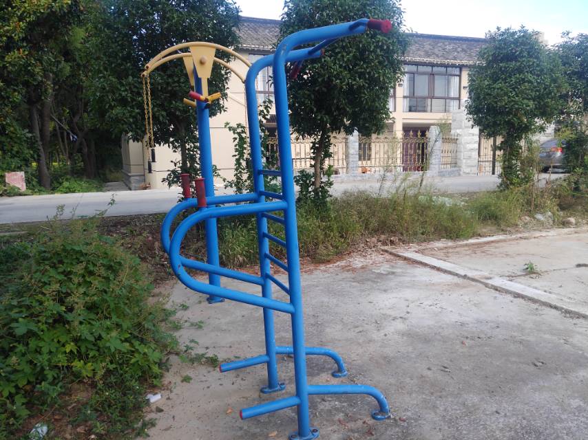 多功能訓練器