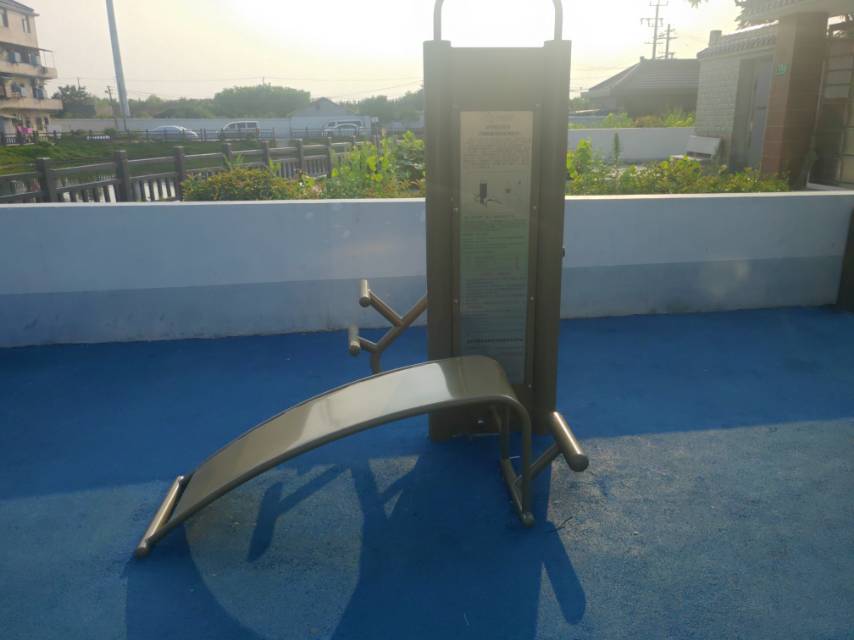 背肌腹肌訓練器（兩站位）