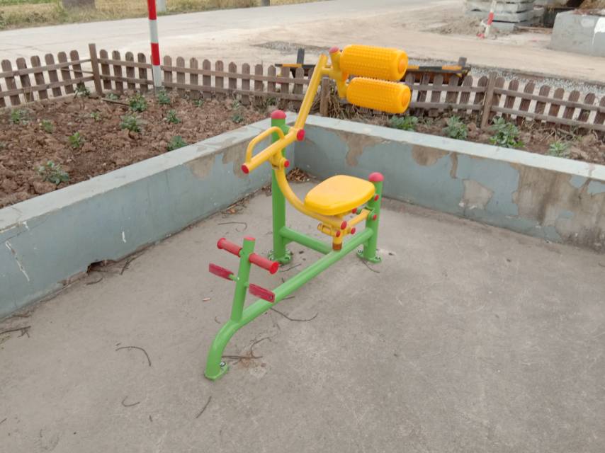 自重腹背鍛煉器