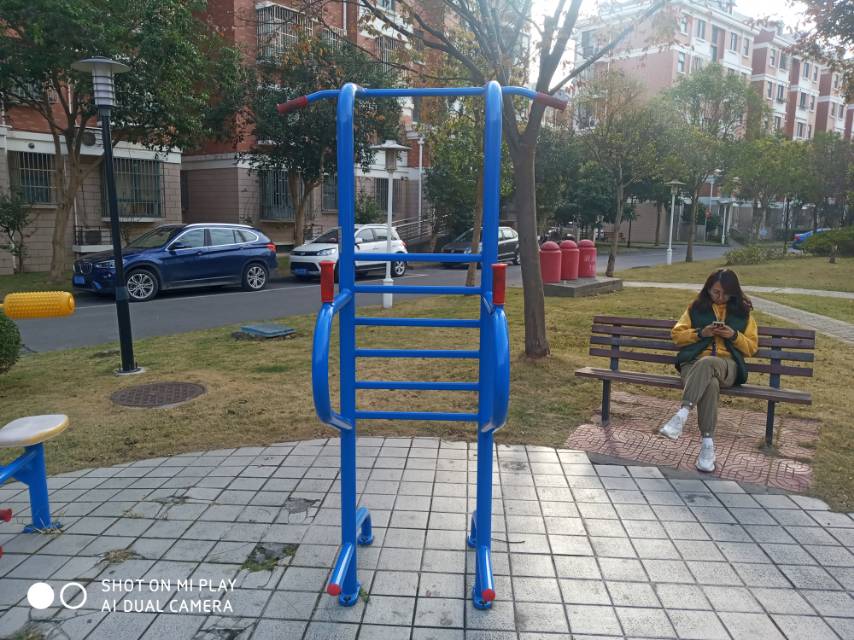 多功能訓練器 多功能訓練器